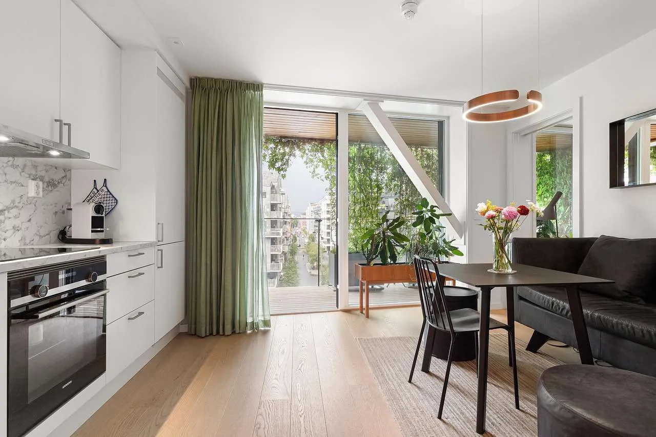 Home Window Tinting: Energy, Privacy & Comfort